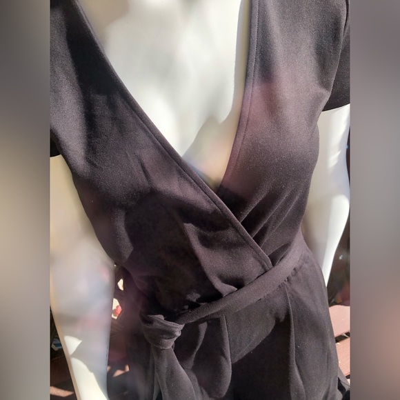 Halogen V neck jumpsuit - Picture 2 of 6